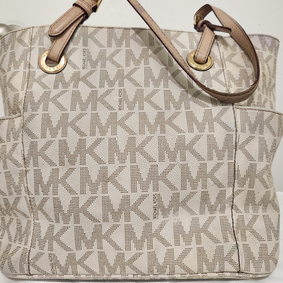 Large Michael Kors tote and matching wallet - Picture 3 of 16